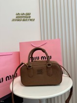 ミュウミュウバッグ Miu Miu 2025新作 ボウリングトートバッグ