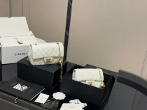 シャネルバッグ CHANEL 2025新作 スクエアパン