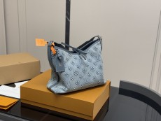ルイヴィトンバッグ LOUIS VUITTON 2025新作 CarryAll