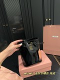 ミュウミュウバッグ Miu Miu 2025新作 ミニバケットバッグ