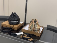 バーバリーバッグ BURBERRY 2025新作 バケットバッグ