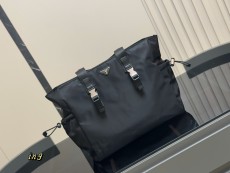 プラダバッグ PRADA 2025新作 クラシックショッピングバッグ