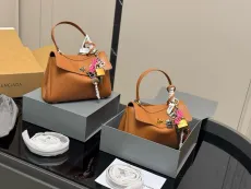 バレンシアガバッグ BALENCIAGA 2025新作 特大バッグ