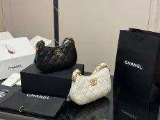 シャネルバッグ CHANEL 2025新作 脇袋