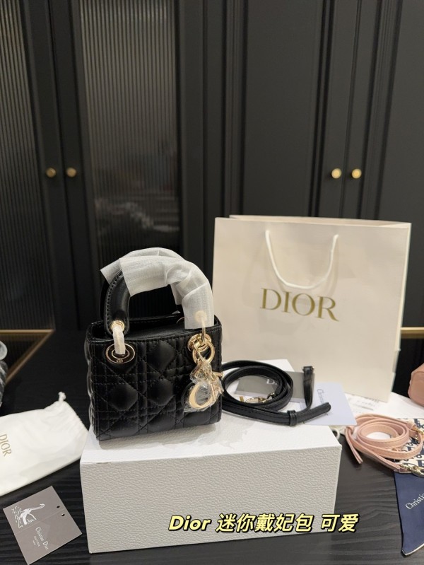 ディオールバッグ DIOR 2025新作 ミニプリンセスダイアナバッグ