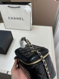 シャネルバッグ CHANEL 2025新作 化粧ポーチ