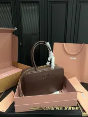 ミュウミュウバッグ Miu Miu 2025新作 ブリーフケース