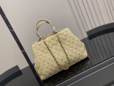 シャネルバッグ CHANEL 2025新作 ショッピングバッグ