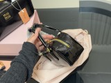 ミュウミュウバッグ Miu Miu 2025新作 ブリーフケース