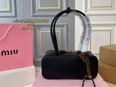 ミュウミュウバッグ Miu Miu 2025新作 ボウリングバッグ