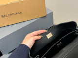 バレンシアガバッグ BALENCIAGA 2025新作 特大バッグ