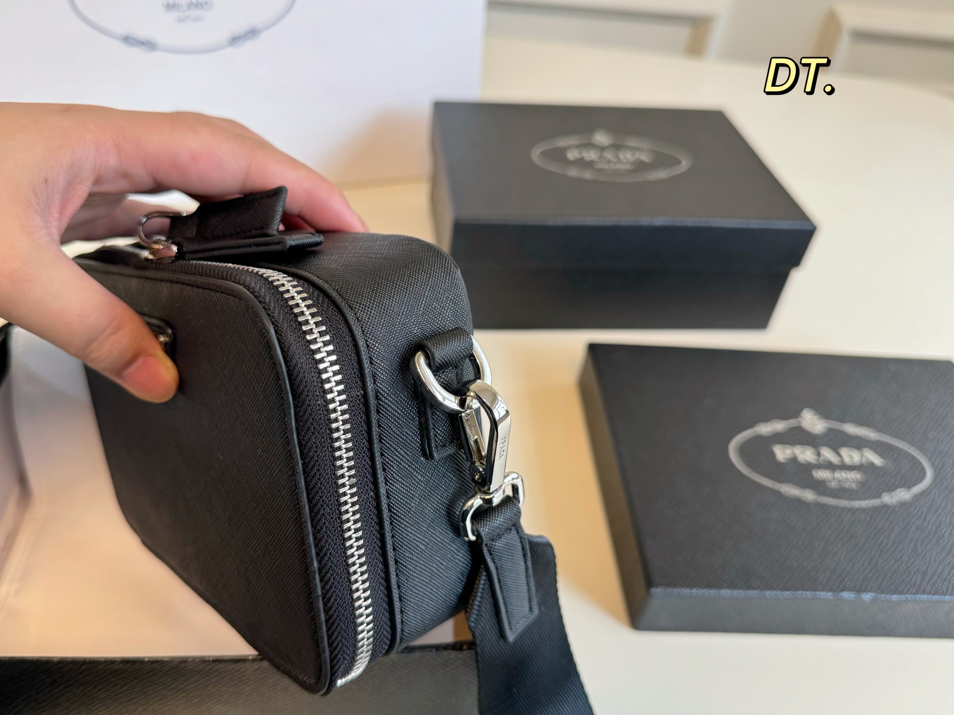 プラダバッグ PRADA 2025新作 カメラバッグ