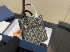 ディオールバッグ DIOR 2025新作 楽譜パッケージ