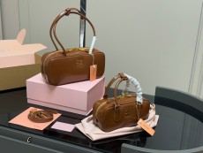 ミュウミュウバッグ Miu Miu 2025新作 ブリーフケース