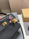 バレンシアガバッグ BALENCIAGA 2025新作 トートフラップクロスボディバッグ