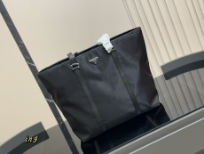 プラダバッグ PRADA 2025新作 クラシックショッピングバッグ