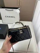 シャネルバッグ CHANEL 2025新作 化粧ポーチ