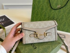 グッチバッグ GUCCI 2025新作 携帯電話用バッグ
