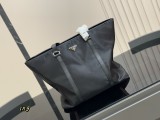 プラダバッグ PRADA 2025新作 クラシックショッピングバッグ