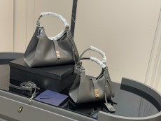プラダバッグ PRADA 2025新作 ハンドバッグ