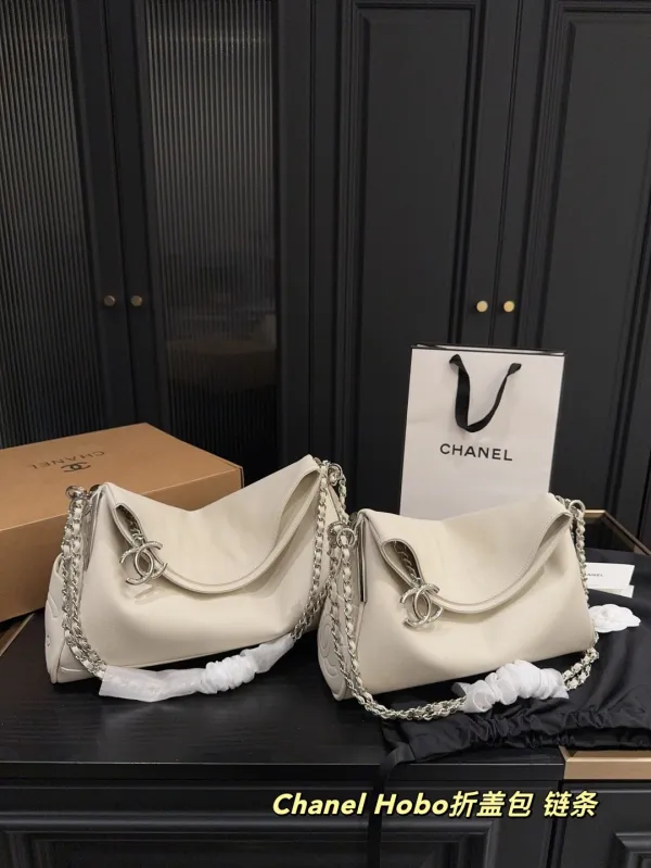 シャネルバッグ CHANEL 2025新作 チェーン折りたたみバッグ