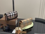 バーバリーバッグ BURBERRY 2025新作 キャンバスメッセンジャーバッグ