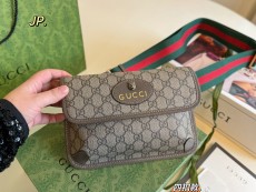 グッチバッグ GUCCI 2025新作 古い花のウエストバッグチェストバッグ