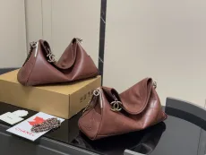 シャネルバッグ CHANEL 2025新作 ダイヤモンド折りたたみバッグ