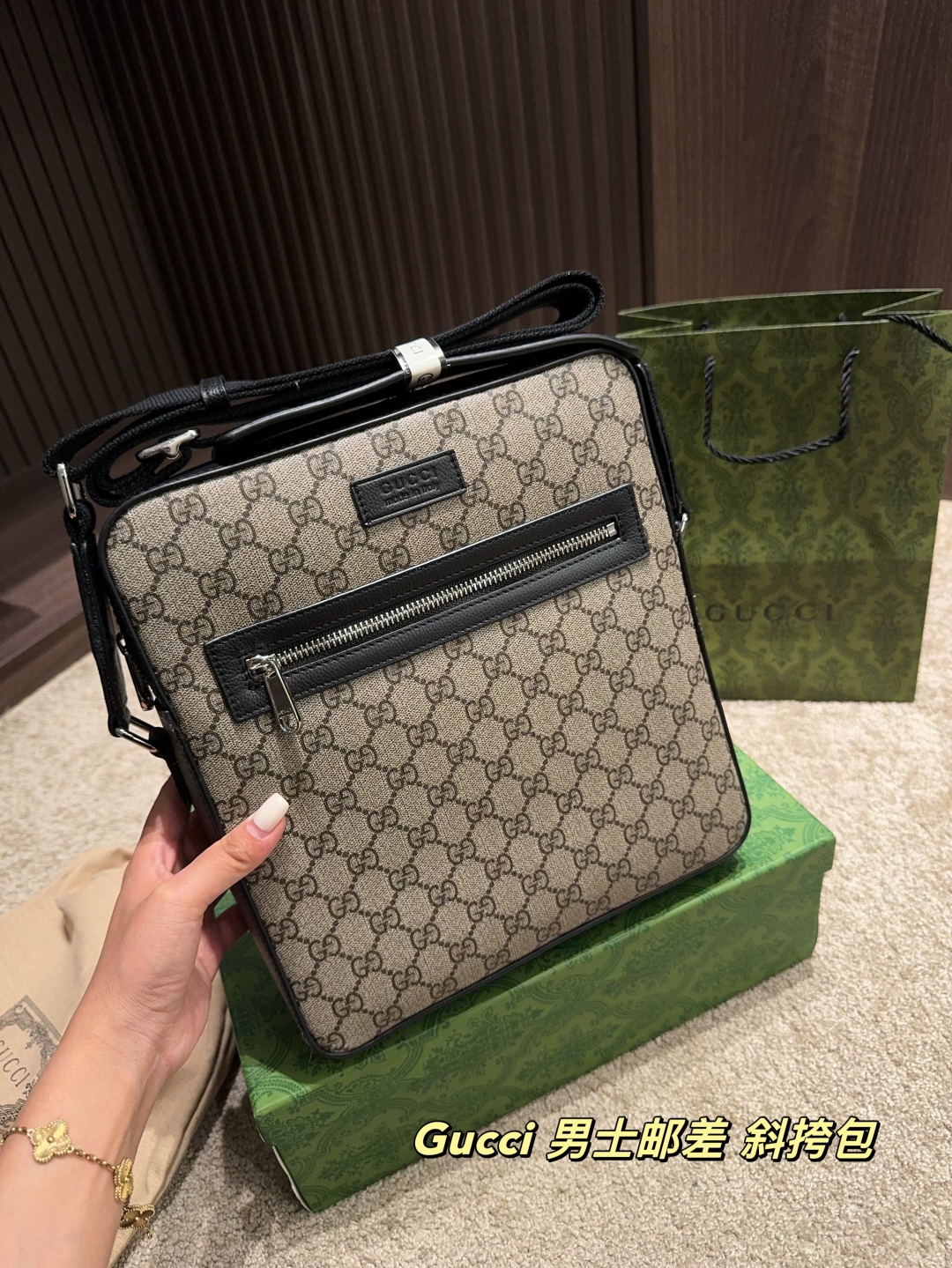 グッチバッグ GUCCI 2025新作 メッセンジャーバッグ