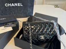 シャネルバッグ CHANEL 2025新作 パテントレザーダブルフラップチェーンバッグ