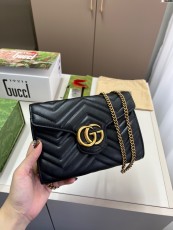 グッチバッグ GUCCI 2025新作 チェーンバッグ