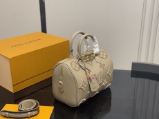 ルイヴィトンバッグ LOUIS VUITTON 2025新作 枕袋