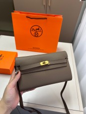 エルメスバッグ HERMES 2025新作 ケリークラッチ