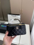 シャネルバッグ CHANEL 2025新作 化粧ポーチ