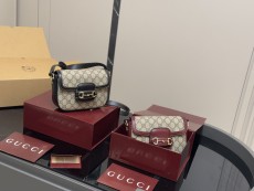 グッチバッグ GUCCI 2025新作 ヴィンテージサドルバッグ
