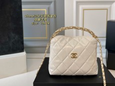 シャネルバッグ CHANEL 2025新作 金属製ハンドル付きランチボックスバッグ