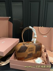 ミュウミュウバッグ Miu Miu 2025新作 カラーブロックブリーフケース