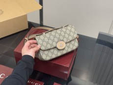 グッチバッグ GUCCI 2025新作 メッセンジャーバッグ