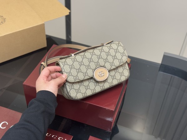 グッチバッグ GUCCI 2025新作 メッセンジャーバッグ