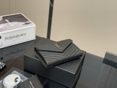 サンローランバッグ Yves Saint Laurent 2025新作 封筒パッケージ