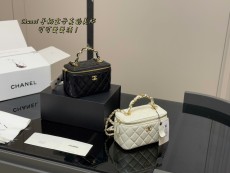 シャネルバッグ CHANEL 2025新作 化粧ポーチ