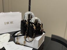 ディオールバッグ DIOR 2025新作 ダイアナ妃バッグ