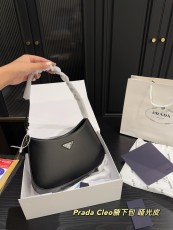 プラダバッグ PRADA 2025新作 脇袋