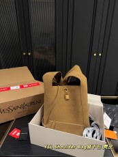 サンローランバッグ Yves Saint Laurent 2025新作 スエードアンダーアームバッグ