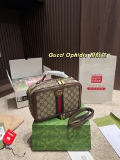 グッチバッグ GUCCI 2025新作 カメラバッグ