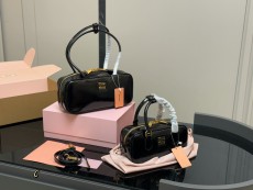 ミュウミュウバッグ Miu Miu 2025新作 ブリーフケース