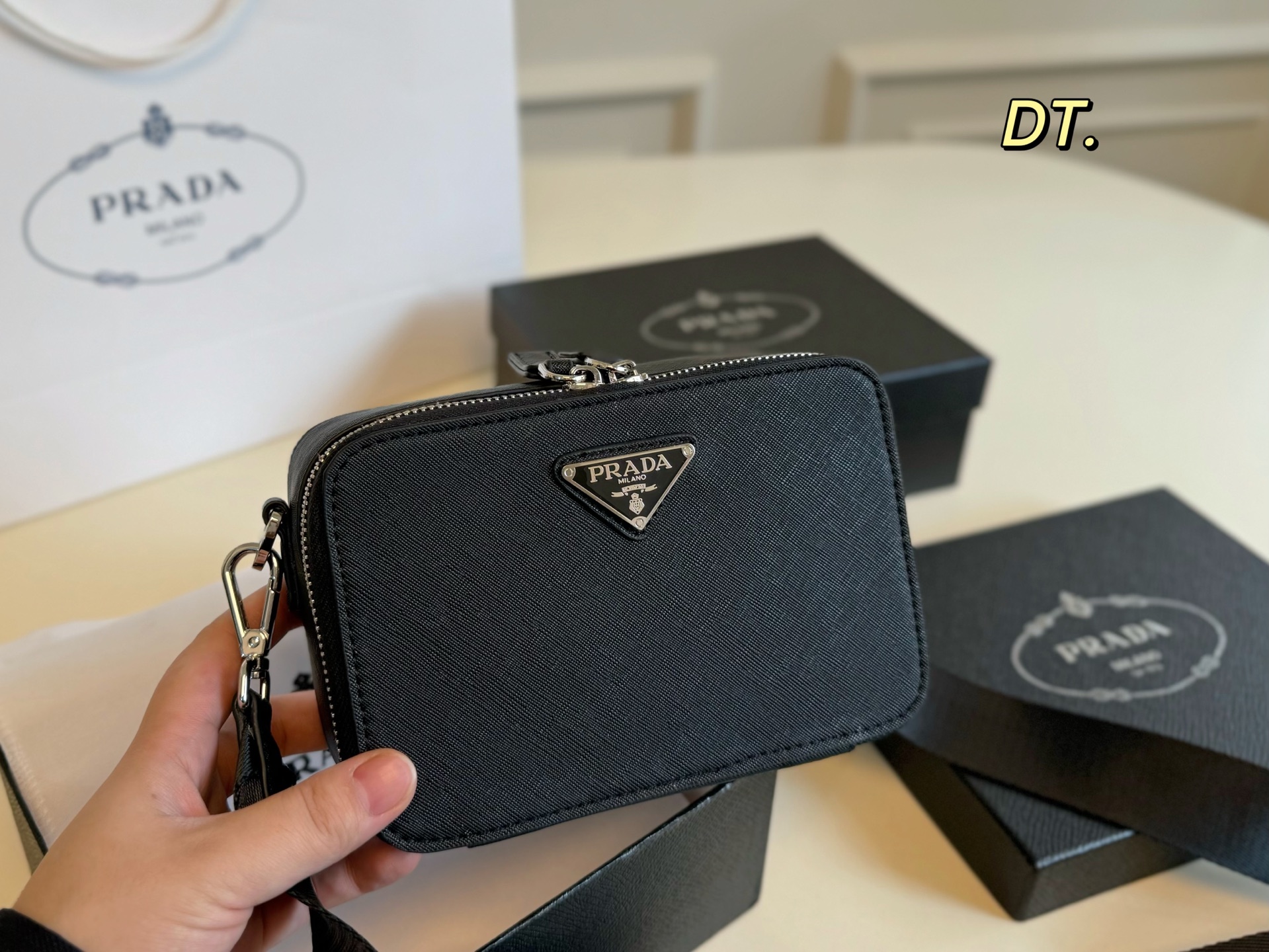 プラダバッグ PRADA 2025新作 カメラバッグ