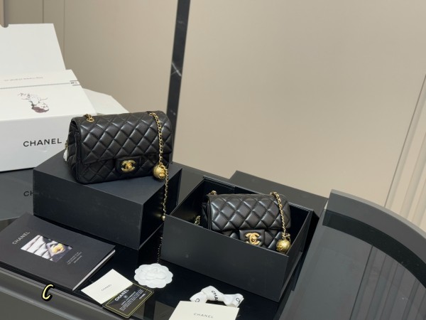 シャネルバッグ CHANEL 2025新作 スクエアパン