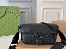 グッチバッグ GUCCI 2025新作 チェーンバッグ