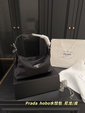 プラダバッグ PRADA 2025新作 ナイロンバッグ